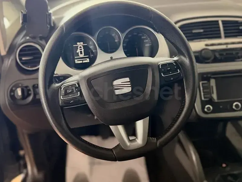 Usado Seat Altea XL Style 140 CV (102 kW) 2013 Beige Monovolumen