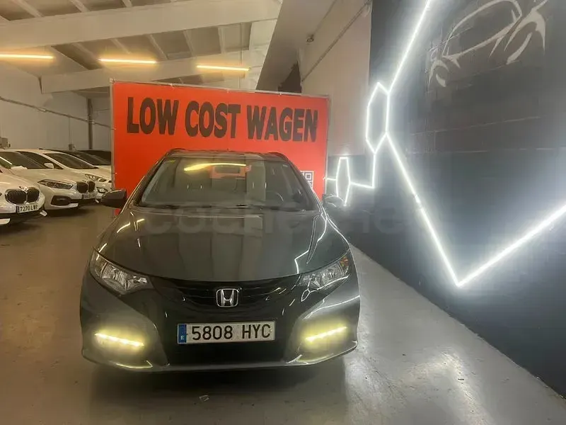 Usado Honda Civic Sport 120 CV (88 kW) 2014 Gris / plata Familiar
