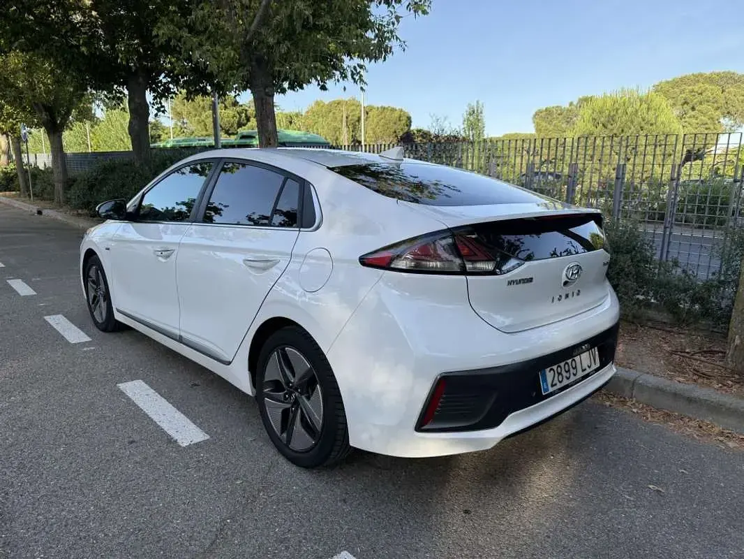 Usado Hyundai Ioniq 141 CV (103 kW) 2020 Blanco Utilitario