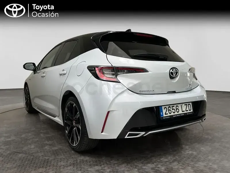 Usado Toyota Corolla 184 CV (135 kW) 2022 Gris / plata Berlina