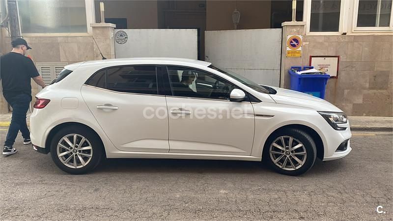 Usado Renault Mégane IV Zen 110 CV (80 kW) 2016 Blanco Berlina