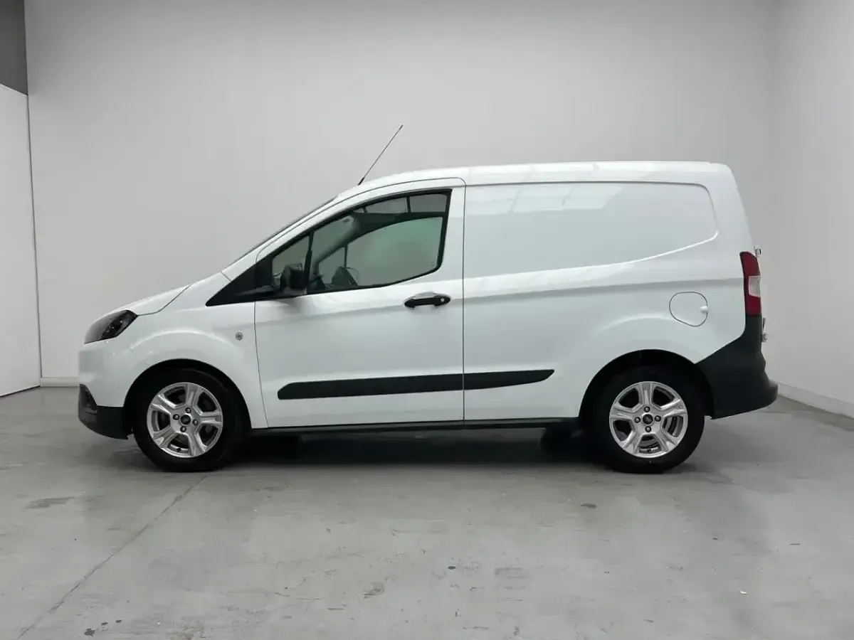 Usado Ford Transit Trend 101 CV (74 kW) 2023 Blanco Van