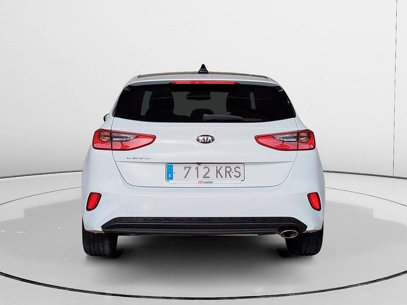 Usado Kia Ceed Launch Edition 120 CV (88 kW) 2018 Blanco Utilitario