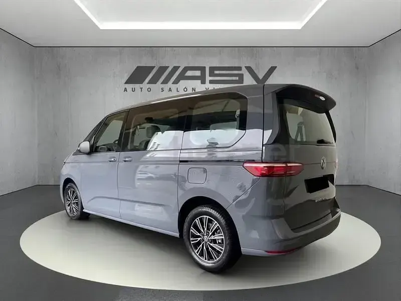Usado VW Multivan Style 150 CV (110 kW) 2025 Gris / plata Monovolumen