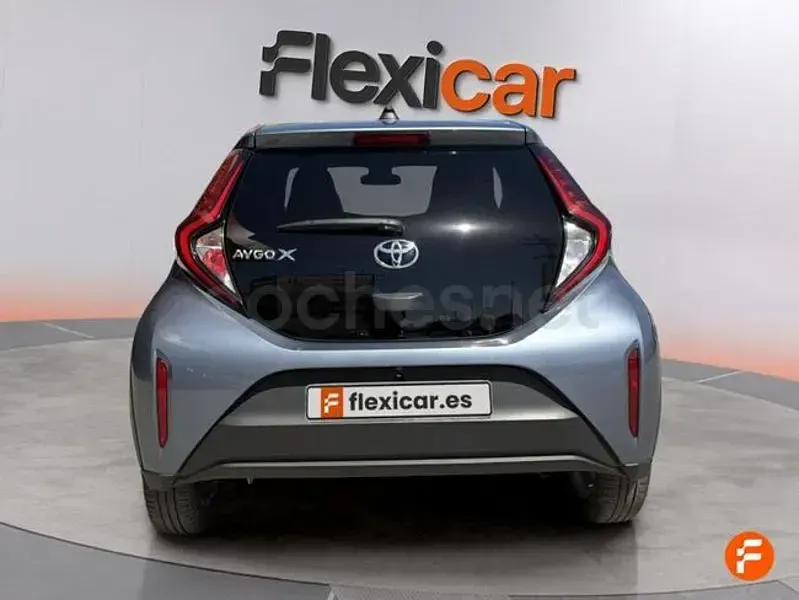 Usado Toyota Aygo X 72 CV (52 kW) 2024 Azul SUV