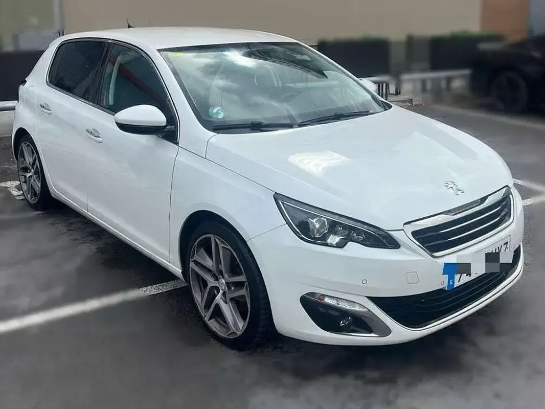 Usado Peugeot 308 Allure 150 CV (110 kW) 2014 Blanco Utilitario