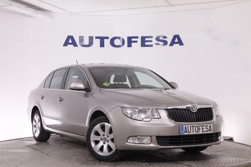 Usado Skoda Superb 140 CV (102 kW) 2009 Bronce Familiar