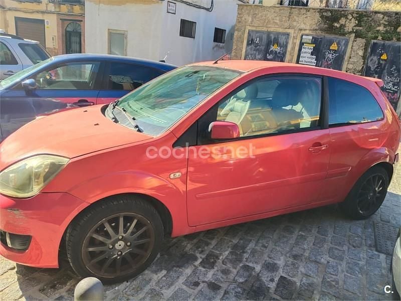 Rojo Usado 2006 Ford Fiesta Sport Coupe | 1795 € (Buen precio) - Imagen 1/4