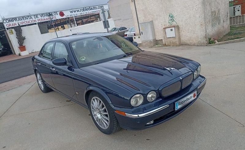 Usado Jaguar XJ 207 CV (152 kW) 2006 Azul Berlina