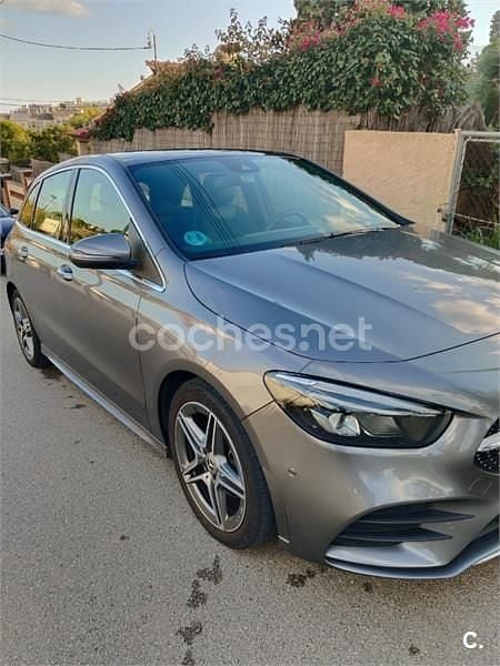 Usado Mercedes B180 116 CV (85 kW) 2022 Gris / plata Monovolumen