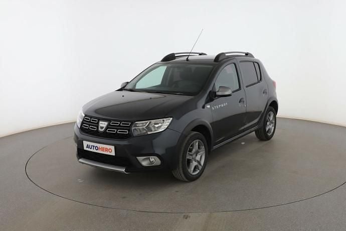 Gris Usado 2018 Dacia Sandero Stepway Utilitario | 9999 € (Precio justo) - Imagen 1/3