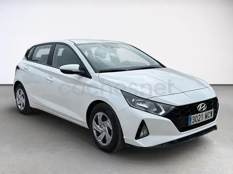 Usado Hyundai i20 101 CV (74 kW) 2022 Blanco Berlina
