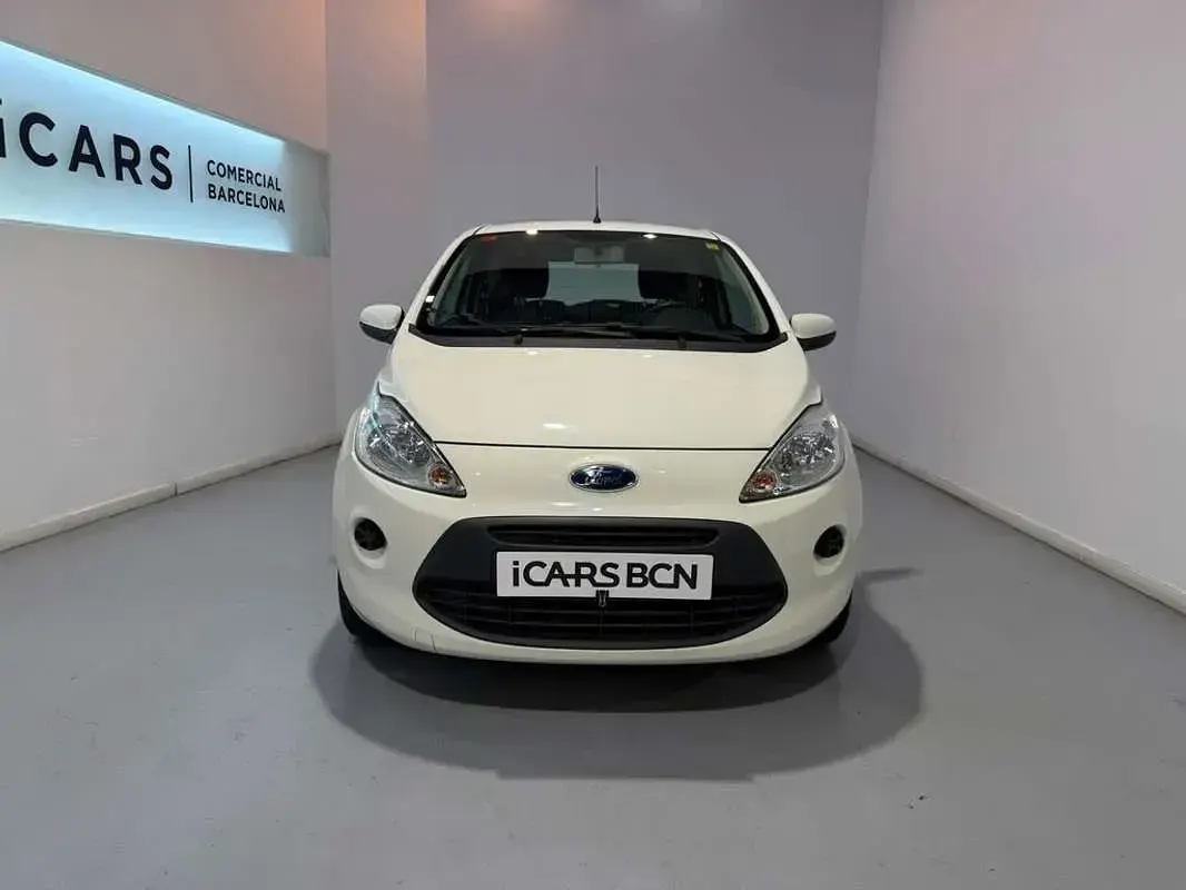 Usado Ford Ka Trend+ 69 CV (50 kW) 2015 Blanco Utilitario