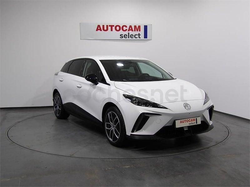Usado MG MG4 EV Luxury 2025 Eléctrico Utilitario