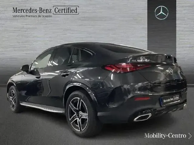Usado Mercedes GLC220 197 CV (144 kW) 2024 Gris grafito SUV