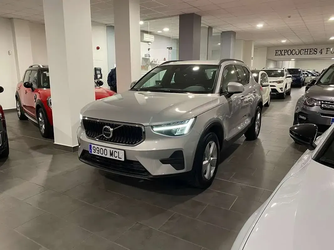 Usado Volvo XC40 129 CV (94 kW) 2022 Gris SUV