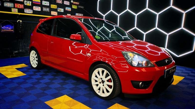 Rojo Usado 2005 Ford Fiesta ST Utilitario | 3799 € - Imagen 1/4