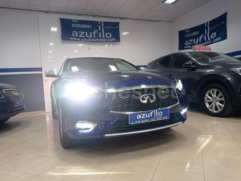 Usado Infiniti Q30 Premium 109 CV (80 kW) 2017 Azul Berlina