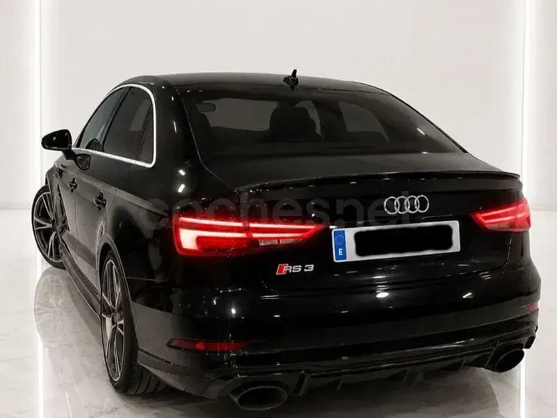 Usado Audi RS3 400 CV (294 kW) 2018 Negro Berlina