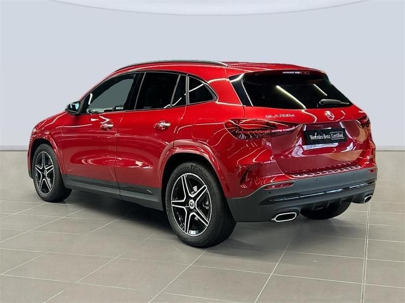 Nuevo Mercedes GLA200 150 CV (110 kW) 2025 Plata hightech SUV