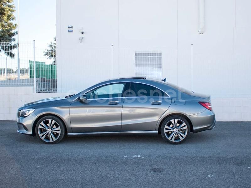 Usado Mercedes CLA200 136 CV (100 kW) 2018 Gris / plata Berlina