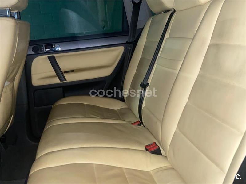 Usado VW Touareg 220 CV (161 kW) 2005 Negro SUV