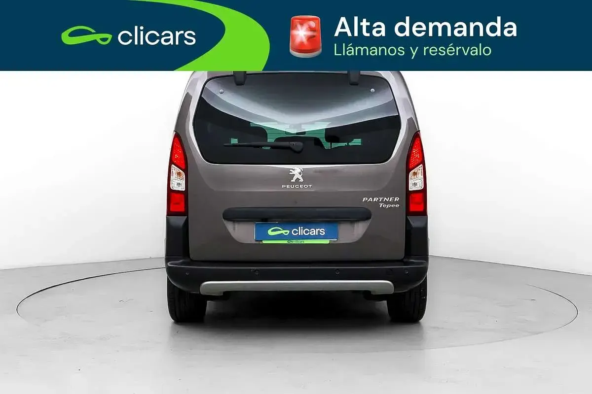 Usado Peugeot TePee Outdoor 99 CV (72 kW) 2017 Gris Van