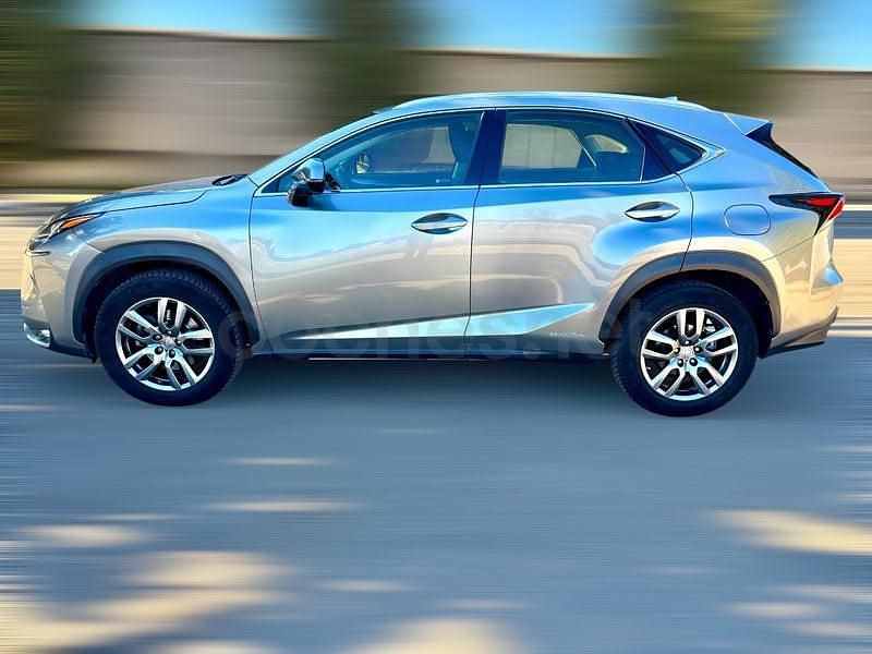 Usado Lexus NX300h Executive Line 197 CV (144 kW) 2015 Beige SUV