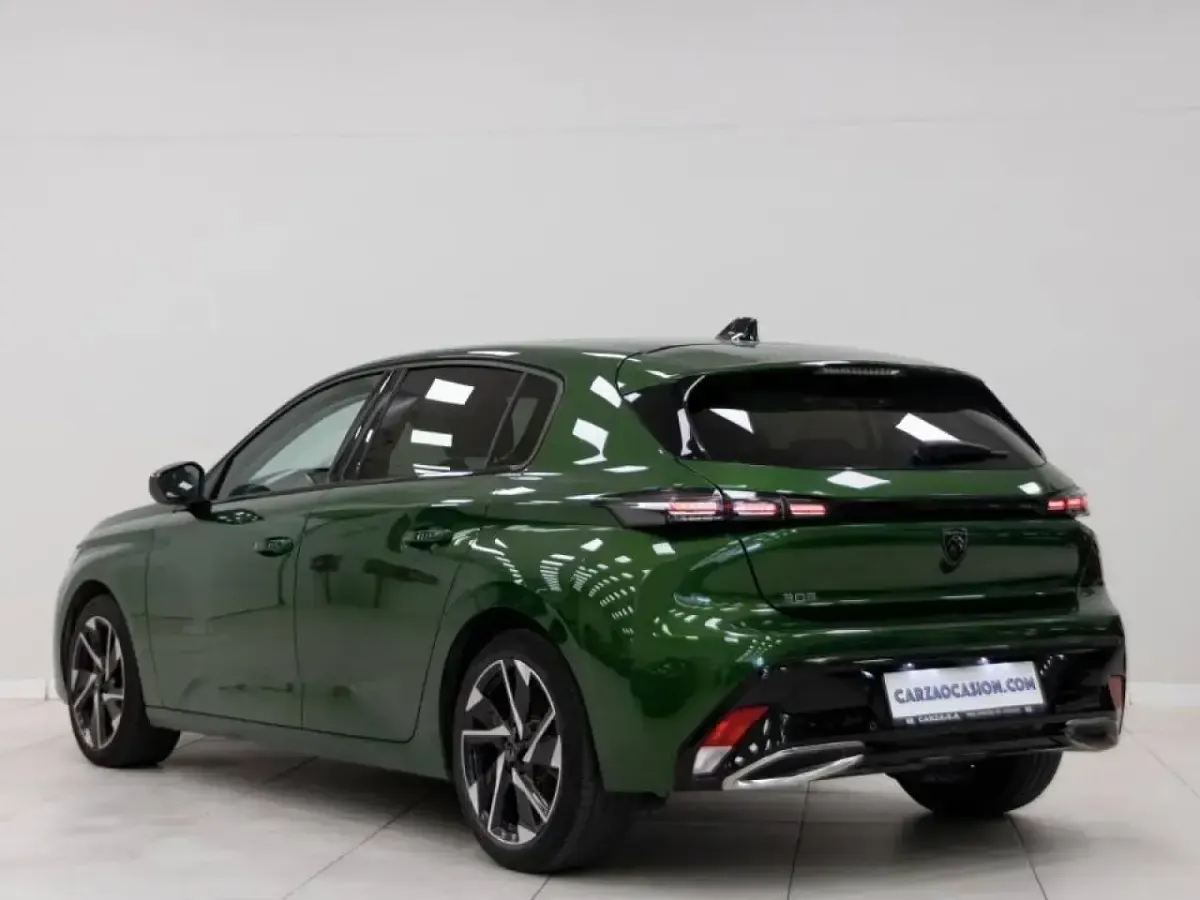 Usado Peugeot 308 GT 130 CV (95 kW) 2023 Verde Berlina