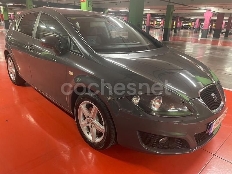 Gris / plata Usado 2010 Seat Leon Sport Berlina | 7290 € (Precio justo) - Imagen 1/4