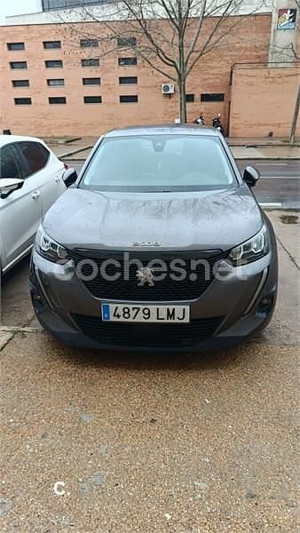 Usado Peugeot 2008 Active 110 CV (80 kW) 2021 Gris / plata SUV