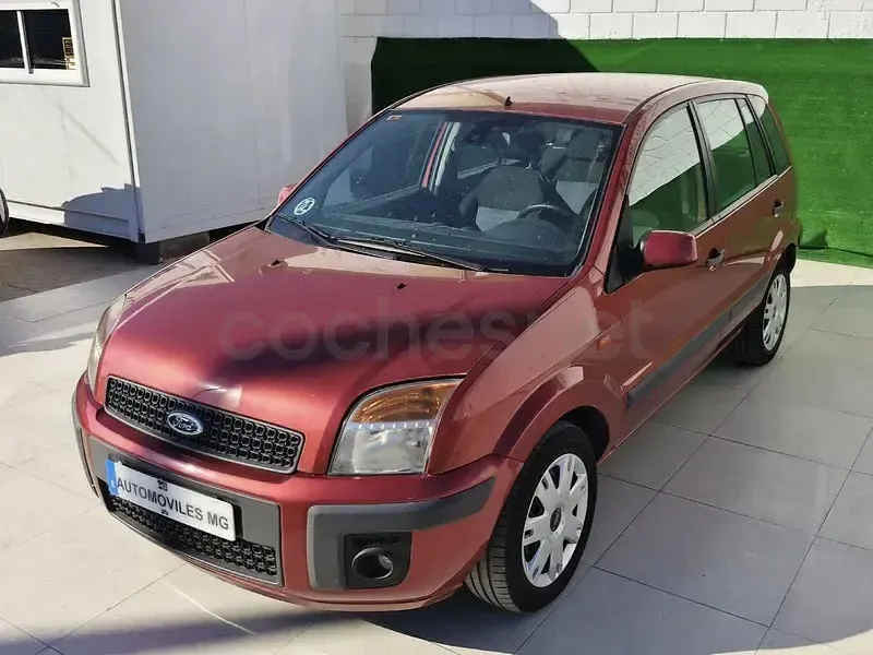 Usado Ford Fusion Ambiente 68 CV (50 kW) 2008 Naranja Utilitario