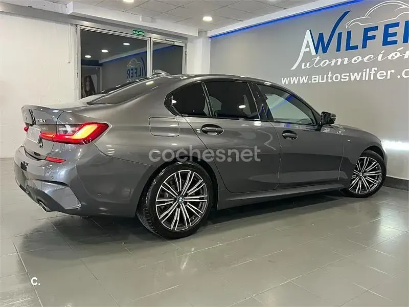 Usado BMW 318 Comfort Edition 150 CV (110 kW) 2020 Gris / plata Berlina
