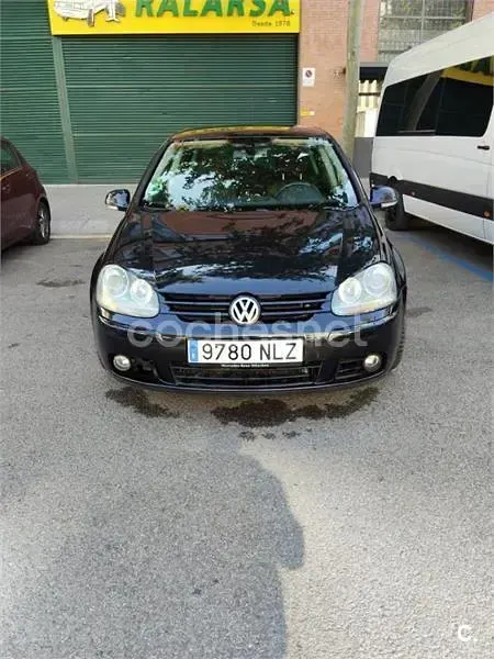 Usado VW Golf V Highline 140 CV (102 kW) 2007 Negro Berlina