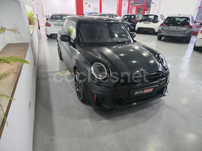 Usado Mini John Cooper Works 231 CV (169 kW) 2025 Gris / plata Utilitario
