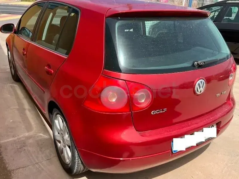 Usado VW Golf IV Sportline 110 CV (80 kW) 2004 Granate Berlina