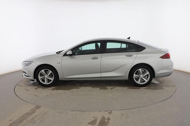 Usado Opel Insignia Selective 135 CV (99 kW) 2018 Gris Berlina