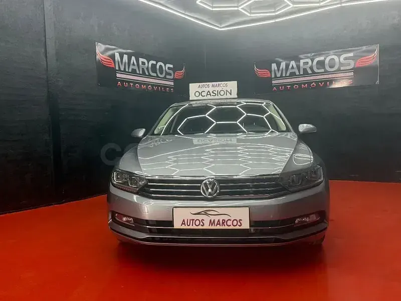 Usado VW Passat Business 150 CV (110 kW) 2019 Gris / plata Berlina