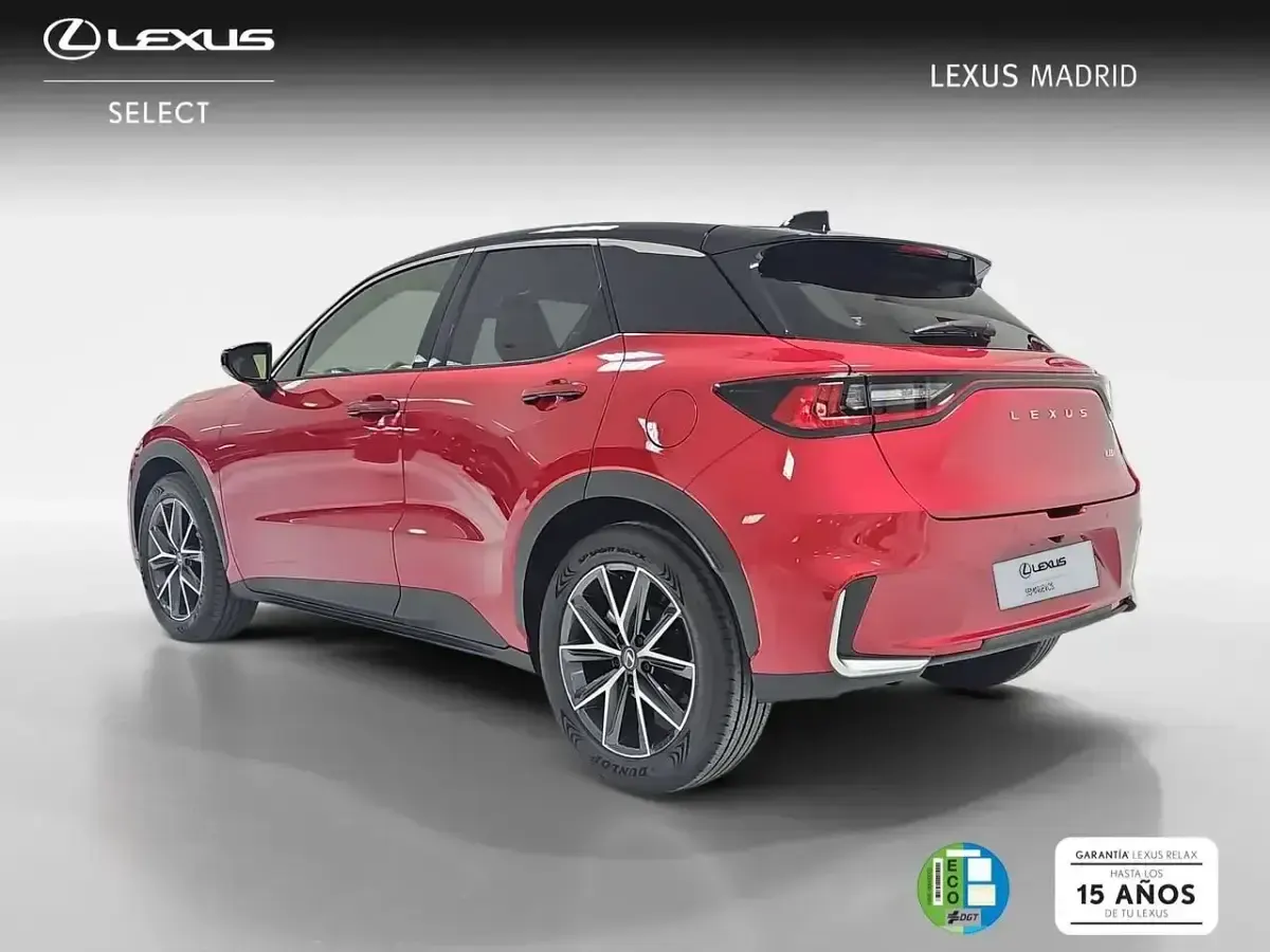 Usado Lexus LBX 136 CV (100 kW) 2025 Rojo SUV