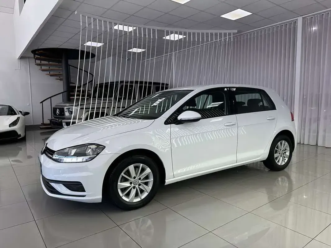 Usado VW Golf VII Business 116 CV (85 kW) 2019 Blanco Utilitario