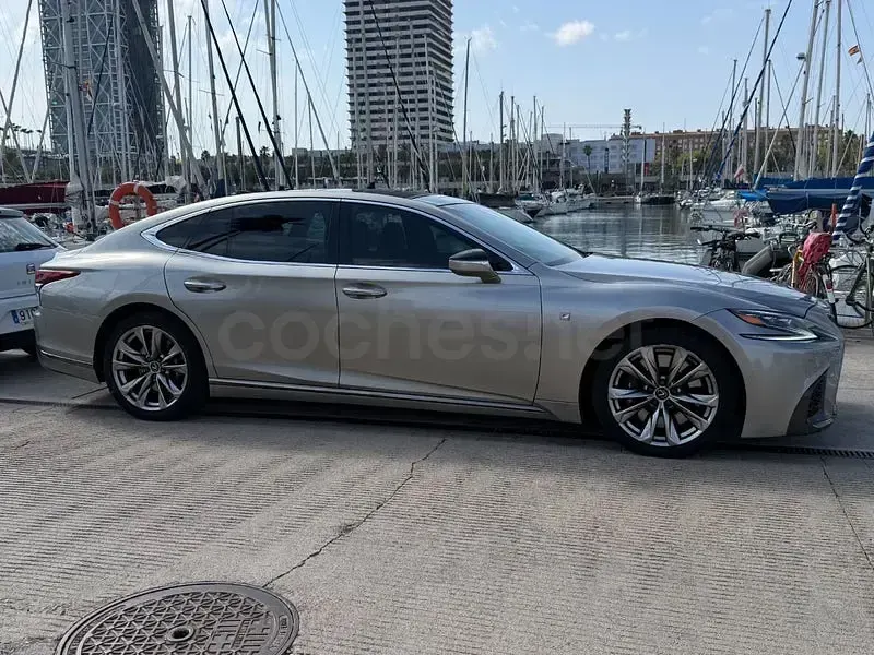 Usado Lexus LS500h Sport Line 359 CV (264 kW) 2020 Gris / plata Berlina
