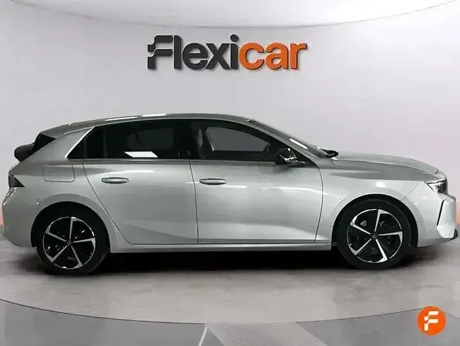 Usado Opel Astra Edition 130 CV (95 kW) 2023 Gris Berlina