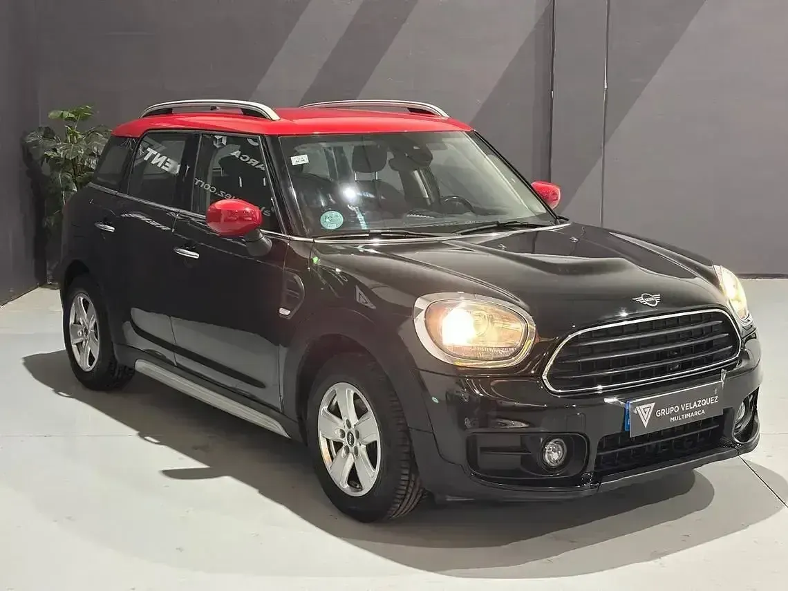 Usado Mini One Countryman 102 CV (75 kW) 2020 Negro SUV