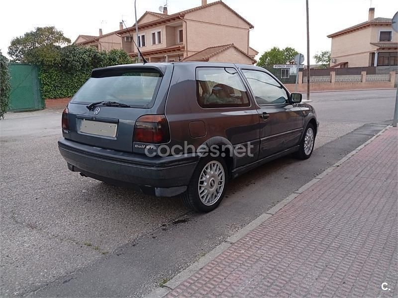 Usado VW Golf III GT 100 CV (73 kW) 1997 Gris / plata Berlina