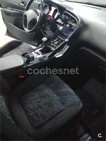 Usado Peugeot 3008 112 CV (82 kW) 2011 Negro Berlina