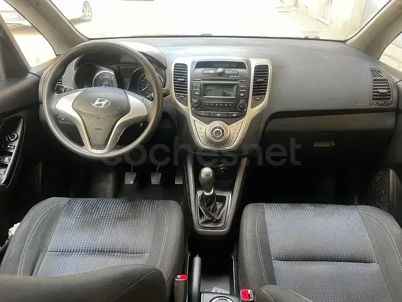 Usado Hyundai ix20 Classic 77 CV (56 kW) 2011 Granate Utilitario