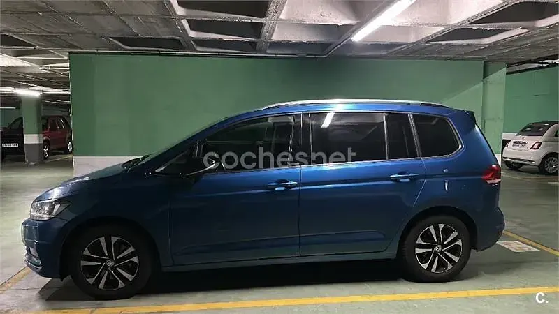 Usado VW Touran Advance 150 CV (110 kW) 2019 Azul Monovolumen