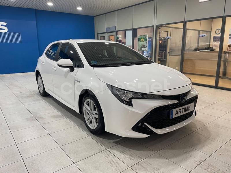 Usado Toyota Corolla Active 122 CV (89 kW) 2020 Blanco Berlina