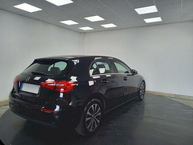 Usado Mercedes A180 Business 116 CV (85 kW) 2019 Negro Berlina