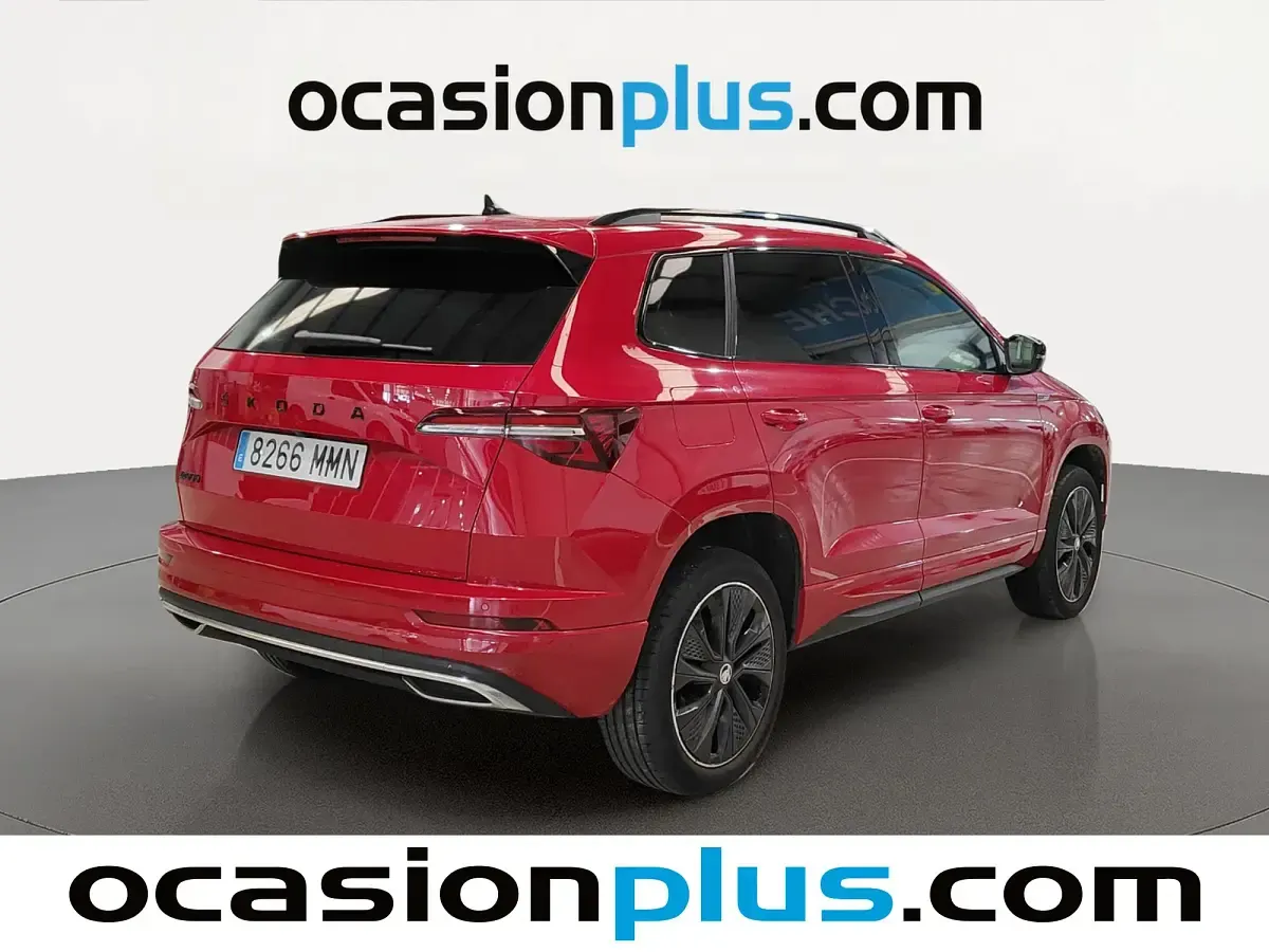 Usado Skoda Karoq SportLine 150 CV (110 kW) 2024 Rojo SUV